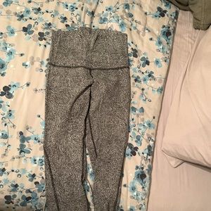 Lululemon leggings